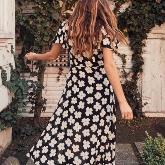 Christy Dawn Daisy Dress in English Daisy Small EUC Black Button Ruffle - Picture 6 of 13